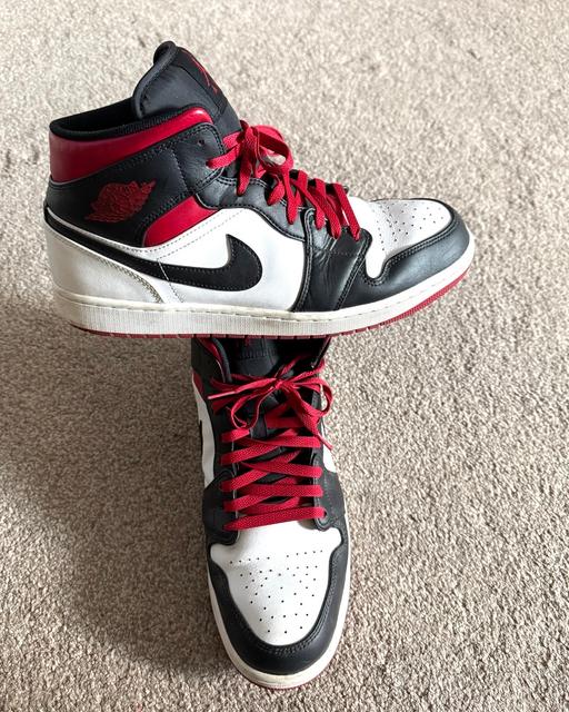 Buy & Sell West London West Kensington - West London - Photos for Nike Air Jordan 1 Mid White Gym Red Trainers