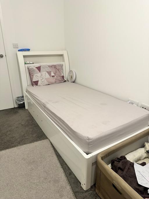 Buy & Sell East London Cubitt Town - East London - Photos for Single storage bed
