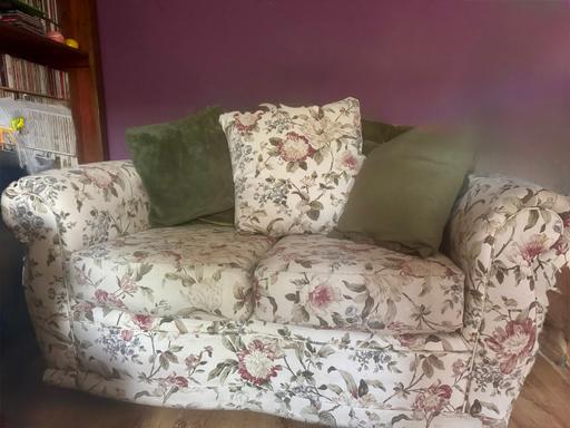 Buy & Sell West Midlands Sandwell - Photos for 2 Seater Cottage Sofa