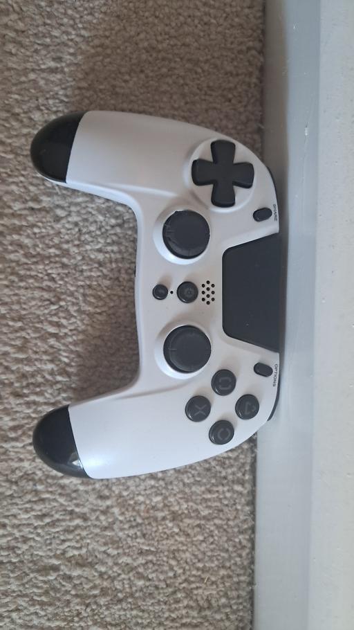 Buy & Sell Warwickshire Stratford-on-Avon - Photos for Ps4 Controller