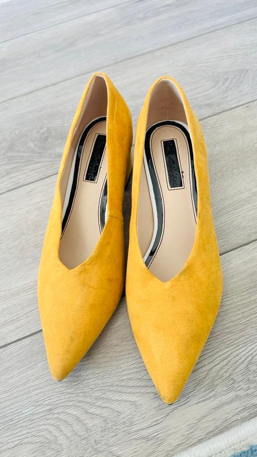 Buy & Sell West Midlands Sandwell - Photos for Miss Selfridge yellow heeled shoes size 5