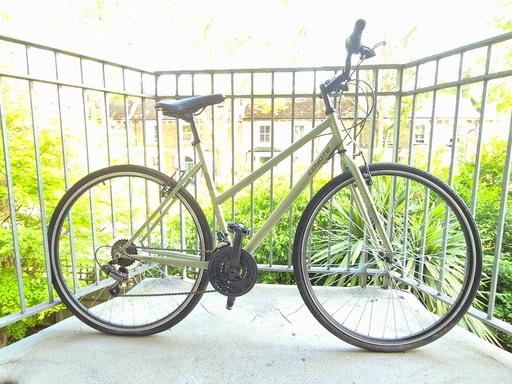 Buy & Sell North London Upper Edmonton - North London - Photos for Hybrid Bike