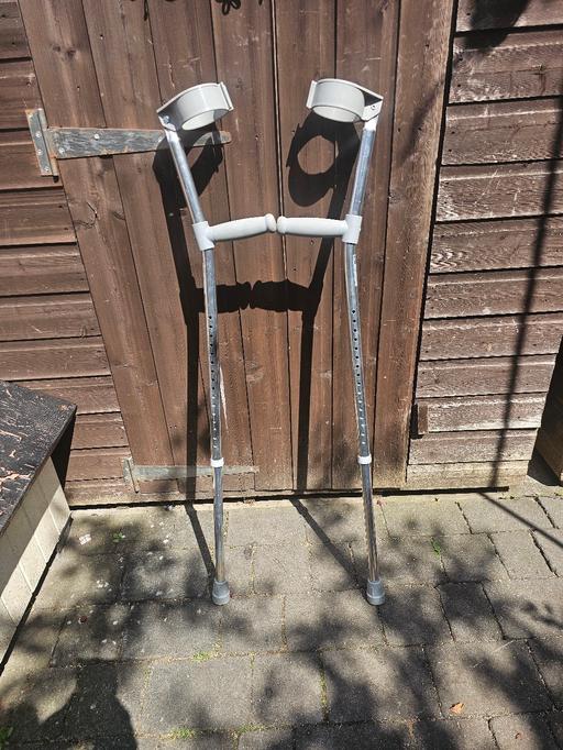 Buy & Sell West Midlands Dudley - Photos for ADULT ALUMINIUM ADJUSTABLE HEIGHT CRUTCHES