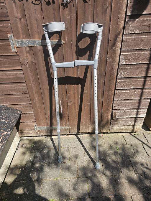 Buy & Sell West Midlands Dudley - Photos for ADULT ALUMINIUM ADJUSTABLE HEIGHT CRUTCHES