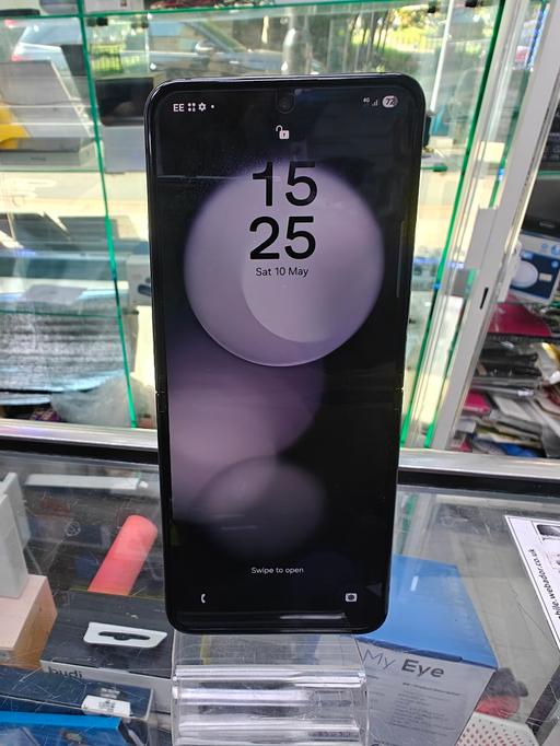 Buy & Sell West London Acton - West London - Photos for Samsung galaxy z flip 5 256gb unlocked In go