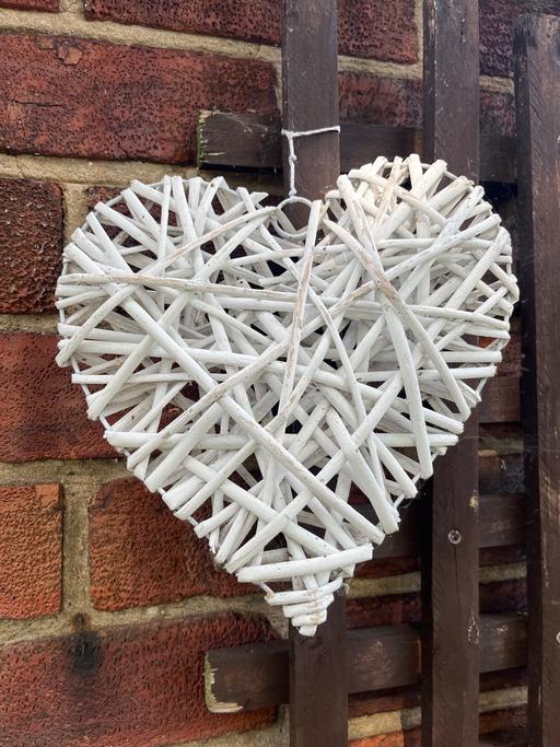 Buy & Sell South Yorkshire Rotherham - Photos for White wicker heart