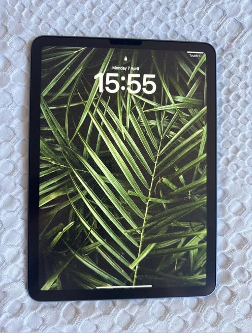 Buy & Sell South East London New Cross - South East London - Photos for Apple iPad Air 5th Gen 64GB WiFi Blue