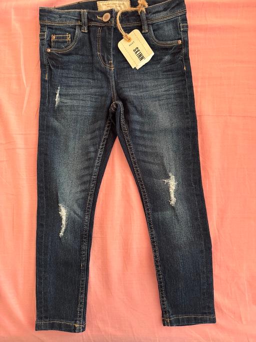 Buy & Sell Surrey Epsom and Ewell - Photos for Girls Jeans (Age 5yrs) New