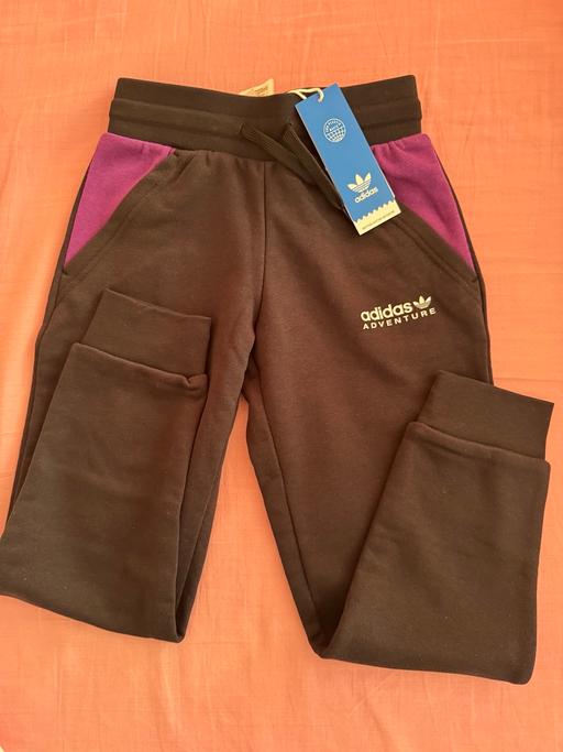 Buy & Sell Surrey Epsom and Ewell - Photos for Adidas joggers (Age 7-8 yrs)