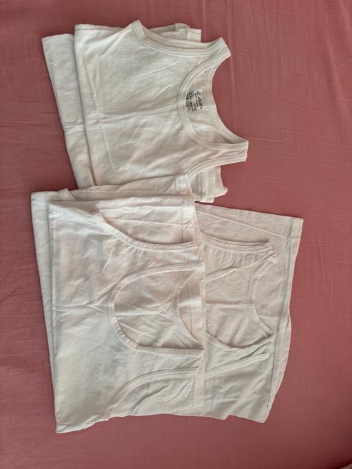 Buy & Sell Surrey Epsom and Ewell - Photos for Boys vest (7-8 yrs) x 5