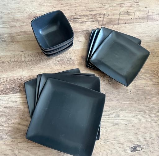 Buy & Sell West Midlands Sandwell - Photos for Tesco square plate sets