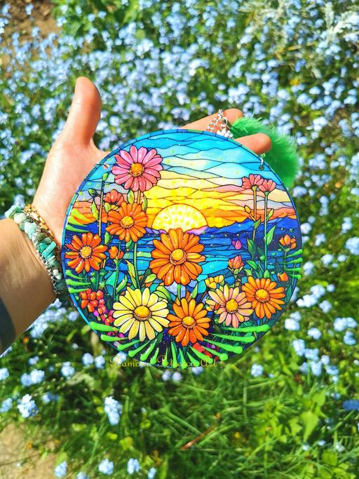 Buy & Sell West Midlands Birmingham - Photos for 🌈Fields In Bloom Crystal Glow Suncatcher