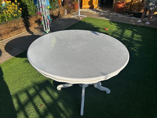 Buy & Sell Essex Epping Forest - Photos for Shabby Chic Table & 4 Chairs white