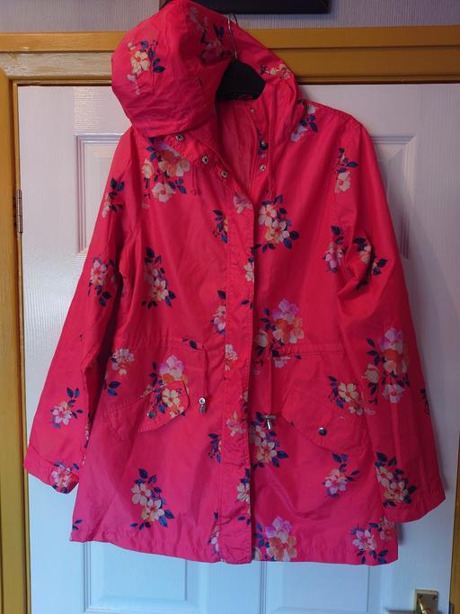 Buy & Sell Woodthorpe Charnwood - Photos for Women's floral raincoat size 14