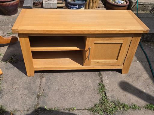 Buy & Sell West Midlands Wolverhampton - Photos for Solid Oak TV Unit