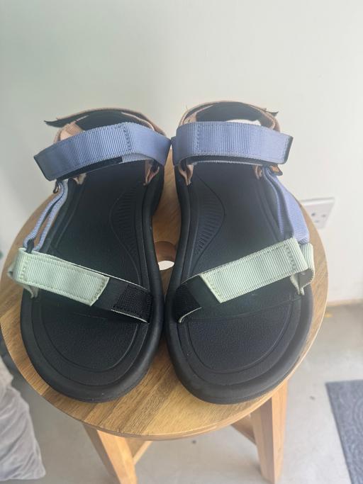 Buy & Sell Lye Dudley - Photos for Teva sandals