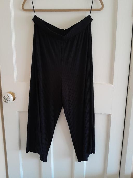 Buy & Sell West Midlands Wolverhampton - Photos for 3/4 Elasticated Waist Trousers