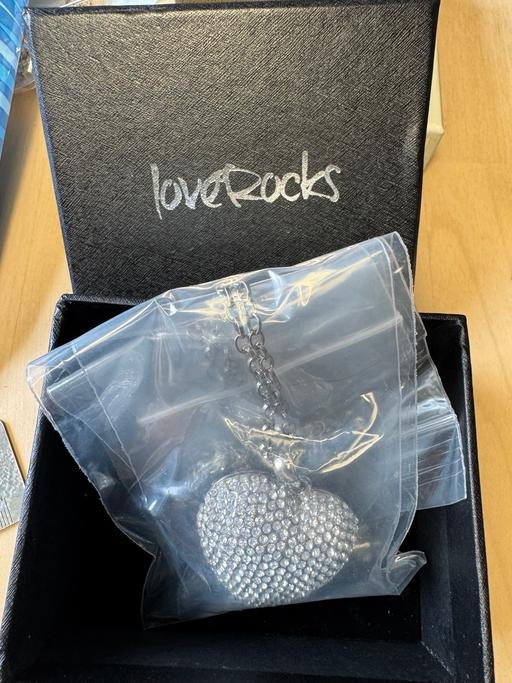 Buy & Sell Caerphilly - Wales Pontlottyn - Caerphilly - Photos for Love Rocks Puffy Crystal Heart Necklace NIB