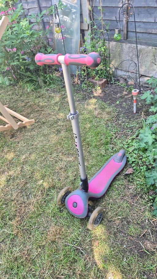 Buy & Sell West Midlands Sandwell - Photos for Pink Scooter