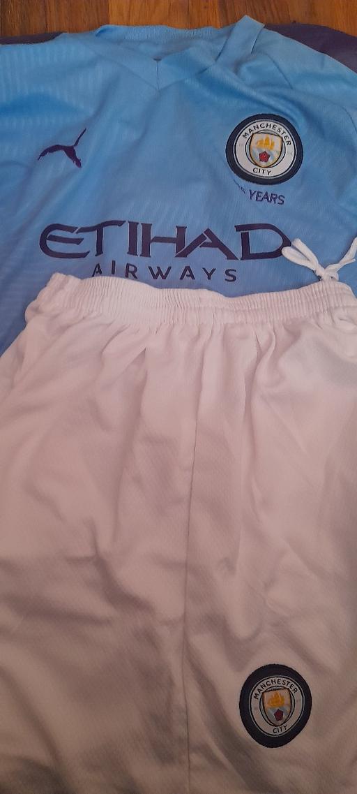 Buy & Sell West Midlands Walsall - Photos for man City kit 10 to 12yrs
