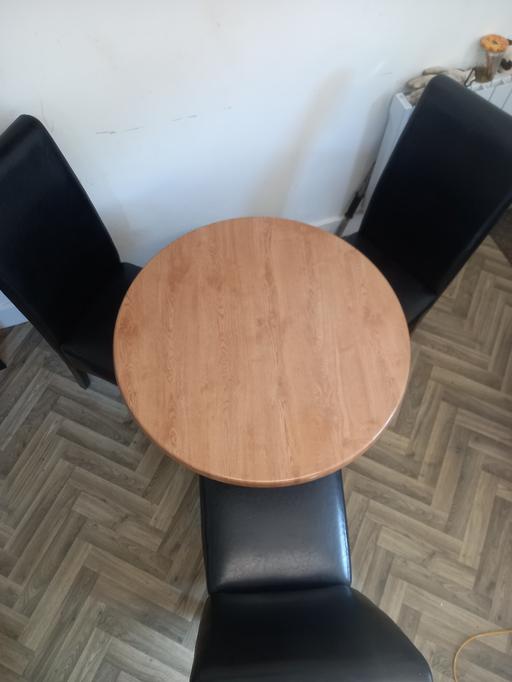 Buy & Sell South East London Forestdale - Croydon - Photos for Round Table and 3 chairs faux leather