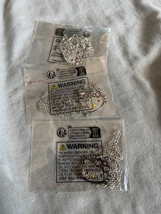 Buy & Sell West Midlands Birmingham - Photos for Bundle of Hello Kitty Necklaces for £1
