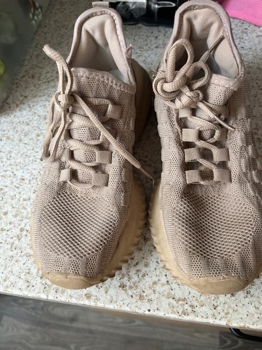 Buy & Sell South Yorkshire Doncaster - Photos for Super comfy pull on size 3 trainers beige