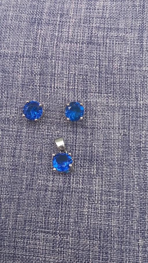 Buy & Sell Worcestershire Worcester - Photos for earrings/pendant-crystal
