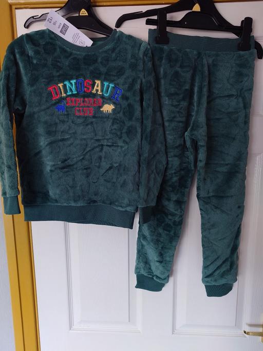 Buy & Sell Woodthorpe Charnwood - Photos for Boys green dinosaur pyjamas size 7-8 years