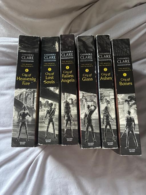 Buy & Sell West Midlands Birmingham - Photos for The mortal Instruments - Cassandra Clare