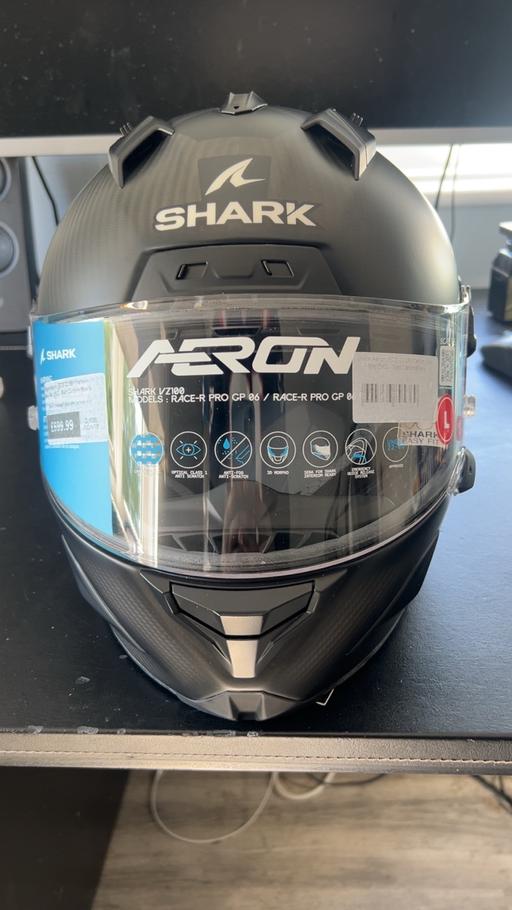 Vehicles South West London Osterley - South West London - Photos for Shark Aeron (ECE-22.06) Carbon Skin Mat DKD