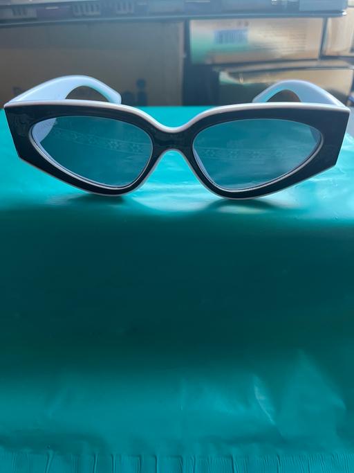 Buy & Sell East London Canary Wharf - East London - Photos for Celine white Cat-Eye Sunglasses-Luxury Design