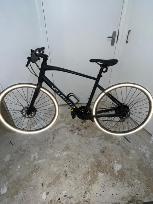 Buy & Sell South East London Kidbrooke - South East London - Photos for Specialized Sirrus Bike + Accessories