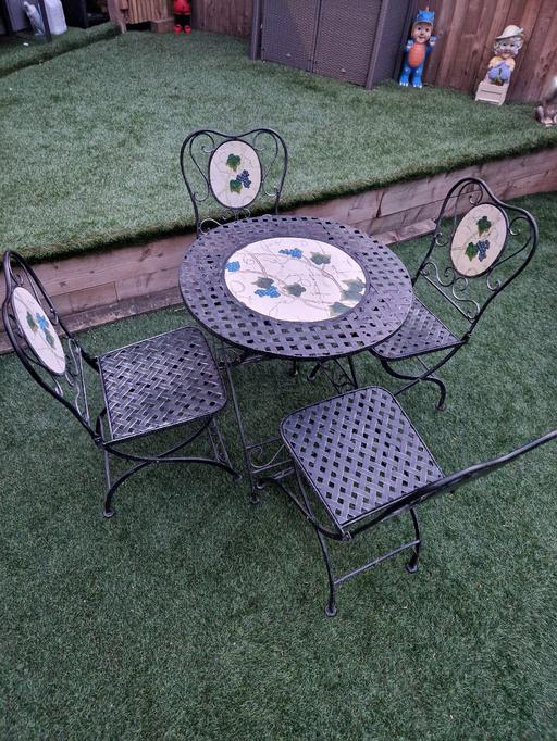 Buy & Sell Merseyside Wirral - Photos for cast iron table with 4 matching chairs