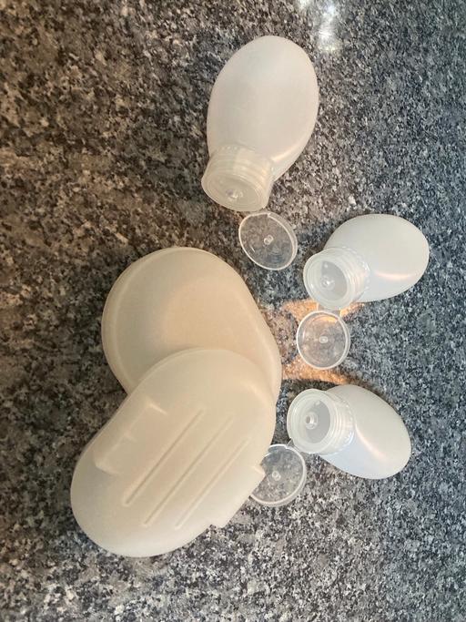 Buy & Sell Buckinghamshire Milton Keynes - Photos for Travel soap dish & x3 bottles Ref 1B