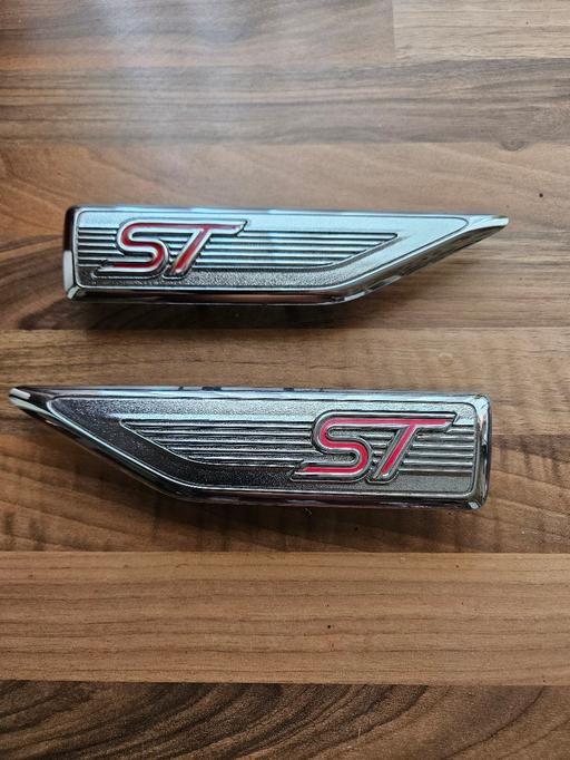 Vehicles West Midlands Dudley - Photos for ford foucs st wing badges