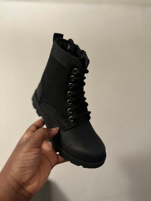 Buy & Sell Buckinghamshire Milton Keynes - Photos for Chard Kids Boot Black Leather 11 YoungerG