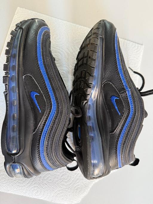 Buy & Sell Hertfordshire North Hertfordshire - Photos for Nike air max (boys size 5 / 38)