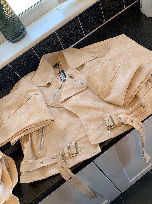 Buy & Sell - Photos for Cream faux leather jacket size 16