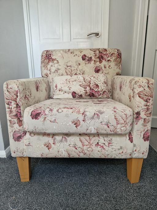 Buy & Sell Essex Braintree - Photos for Floral armchair