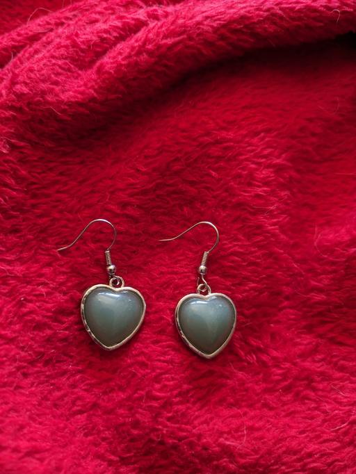 Buy & Sell Shropshire Telford and Wrekin - Photos for NEW HEART SHAPED EARRINGS