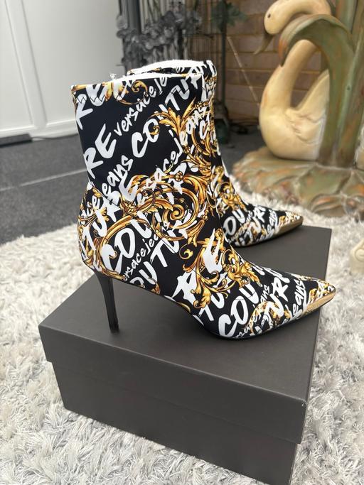 Buy & Sell Tonbridge Tonbridge and Malling - Photos for Versace Jeans Couture Boots