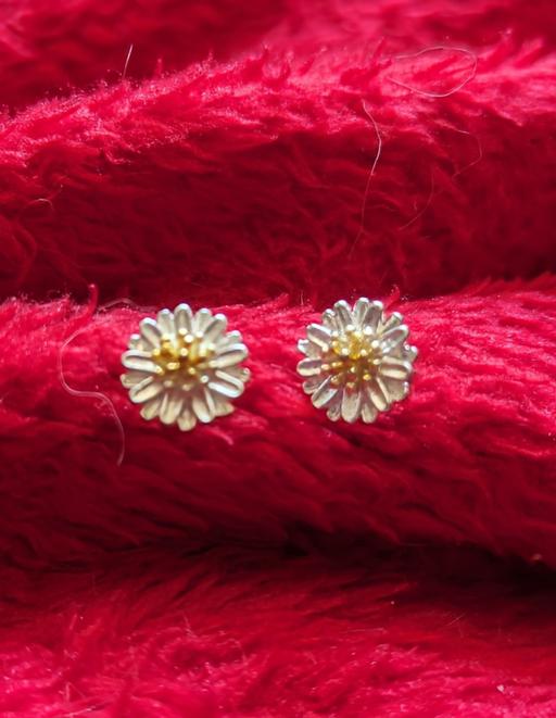 Buy & Sell Shropshire Telford and Wrekin - Photos for NEW 925 SILVER DAISY EARRINGS