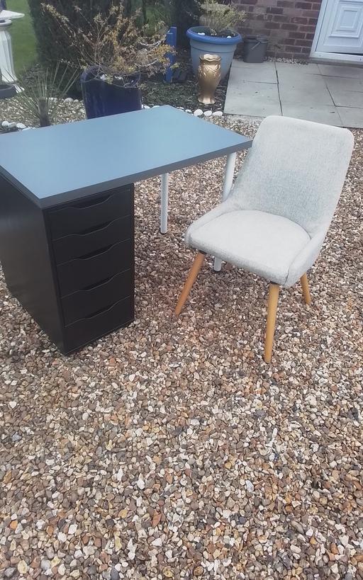 Buy & Sell Greater Manchester Wigan - Photos for DESK AND CHAIR