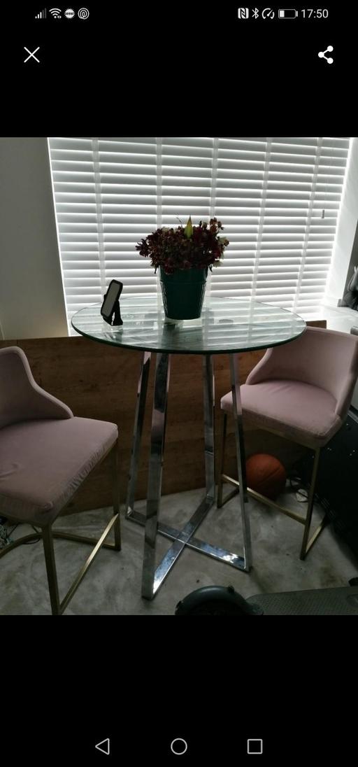 Buy & Sell West Midlands Sandwell - Photos for round glass bar dining table with chrome legs