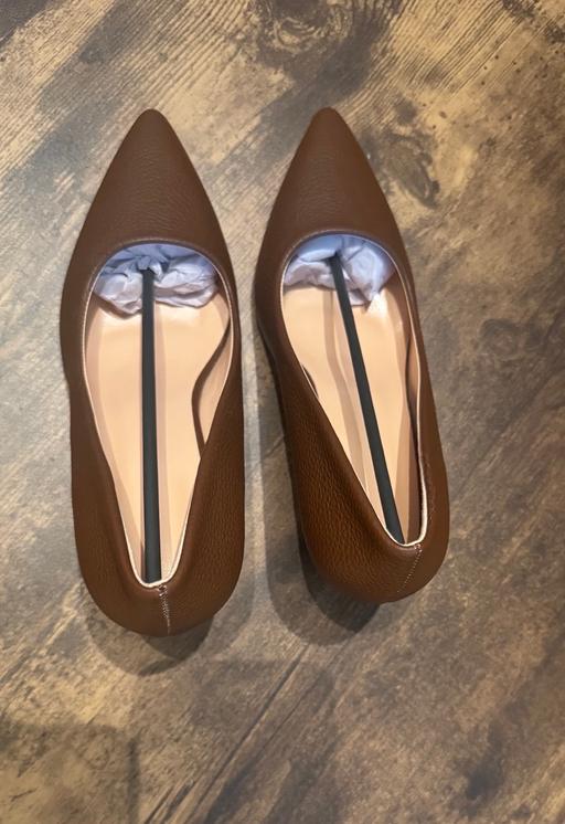Buy & Sell South West London Roehampton - South West London - Photos for Women's Brown High Heels with the whole box