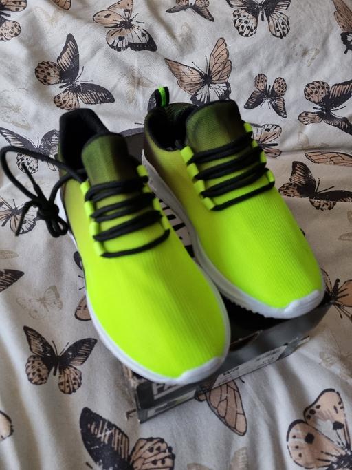 Buy & Sell West Midlands Birmingham - Photos for NEW size 12 boys trainers
