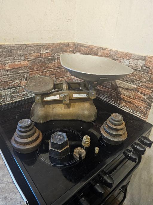 Buy & Sell West Midlands Dudley - Photos for VINTAGE AVERY LARGE SCALES WITH WEIGHTS