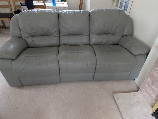 Buy & Sell Warwickshire Warwick - Photos for leather recliner sofa