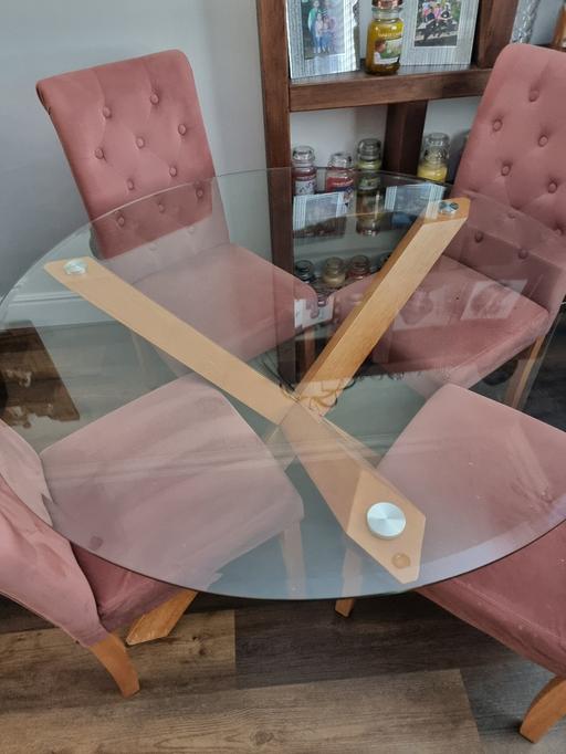 Buy & Sell Hertfordshire Hertsmere - Photos for dining table and chairs